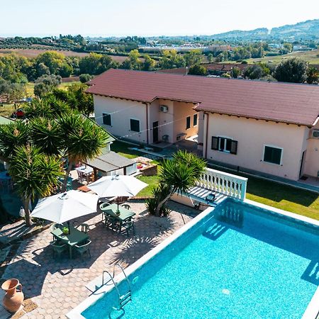 Residence Il Villaggio Del Re 코로폴리 외부 사진